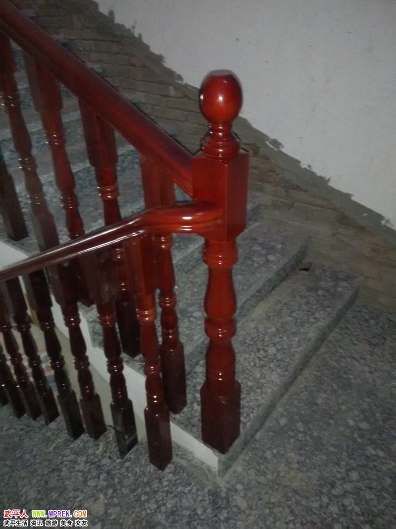 步步青云实木楼梯扶手 - 『 武平墟(分类信息) 』
