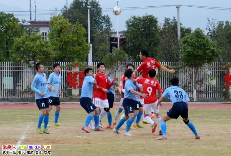 组图:武平县足球队主场0比0惜平龙岩猎鹰队